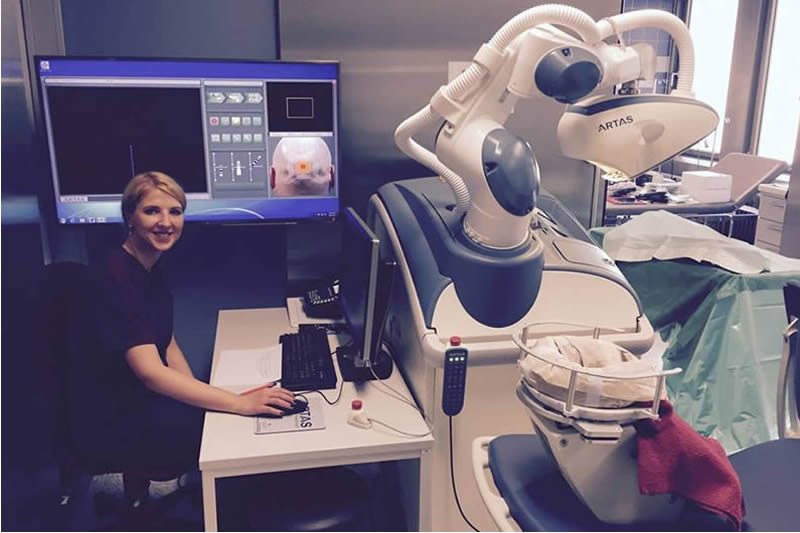 Dr. Salome Vadachkoria operating ARTAS Dr. Salome Vadachkoria operating ARTAS